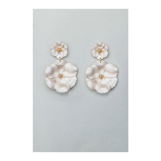 Bow 19 - Flower Twin Earrings Beige Pearl