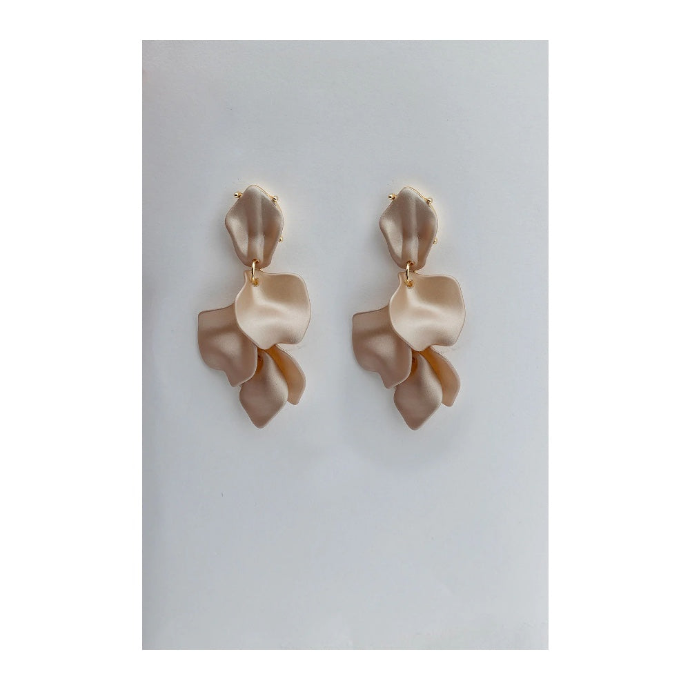 Bow 19 - Leaf Earrings Pearl Nougat
