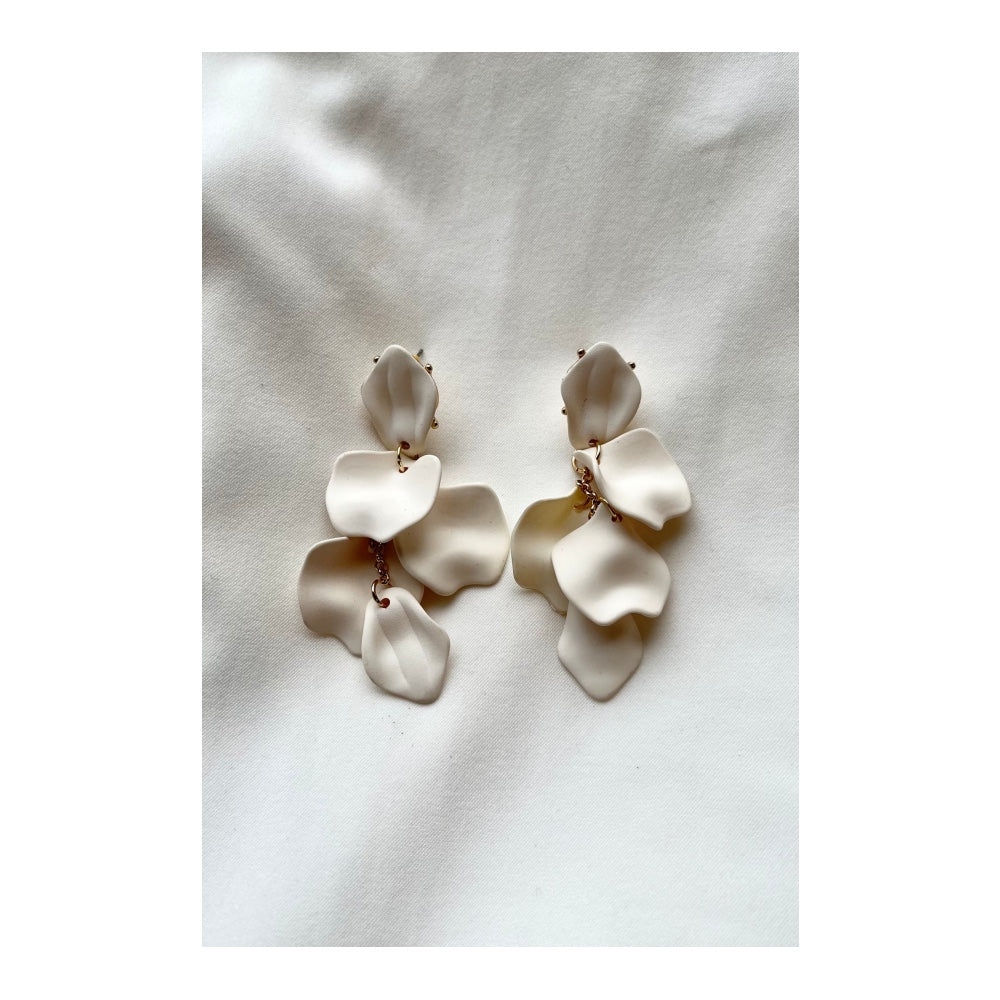 Bow 19 fall earrings thin white