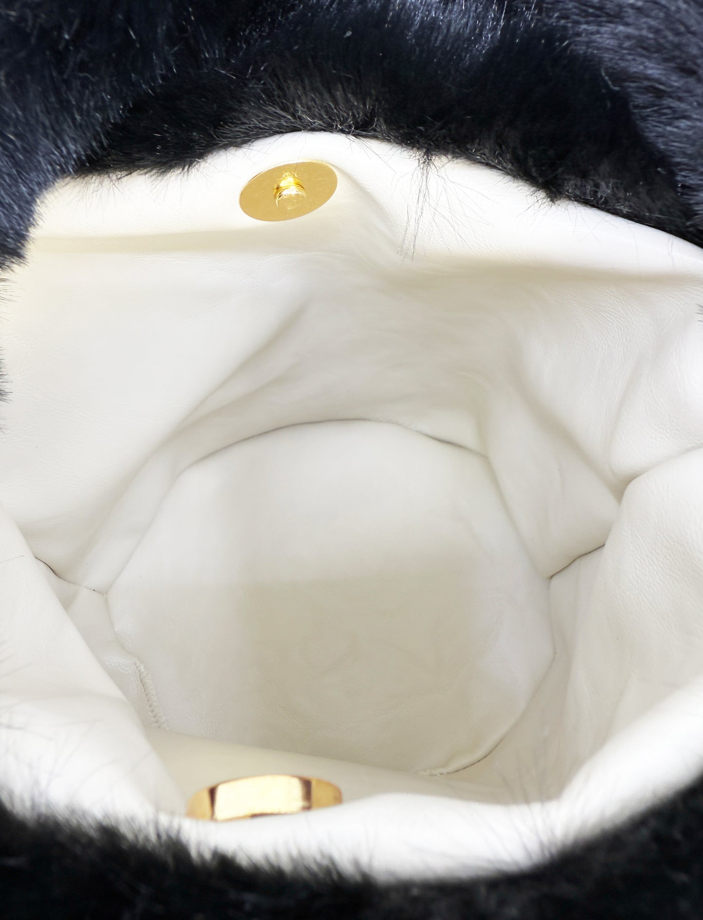 Pipol - Fluffy Bucket Tote Handbag Black